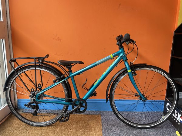 Islabikes beinn 26 Teal kids bike with accessories