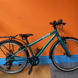 Islabikes beinn 22 in Teal kids bike Mudguards  Stand Bottle cage bell pannier rack Excellent condition